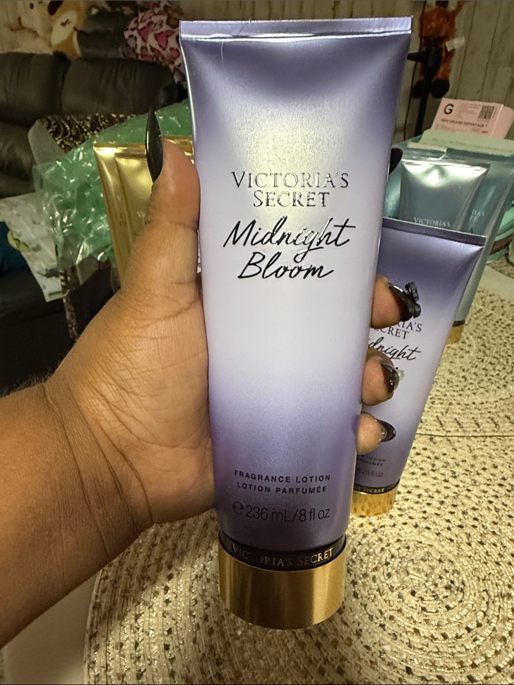 VS Midnight Bloom Lavender-to-White Fragrance Lotion